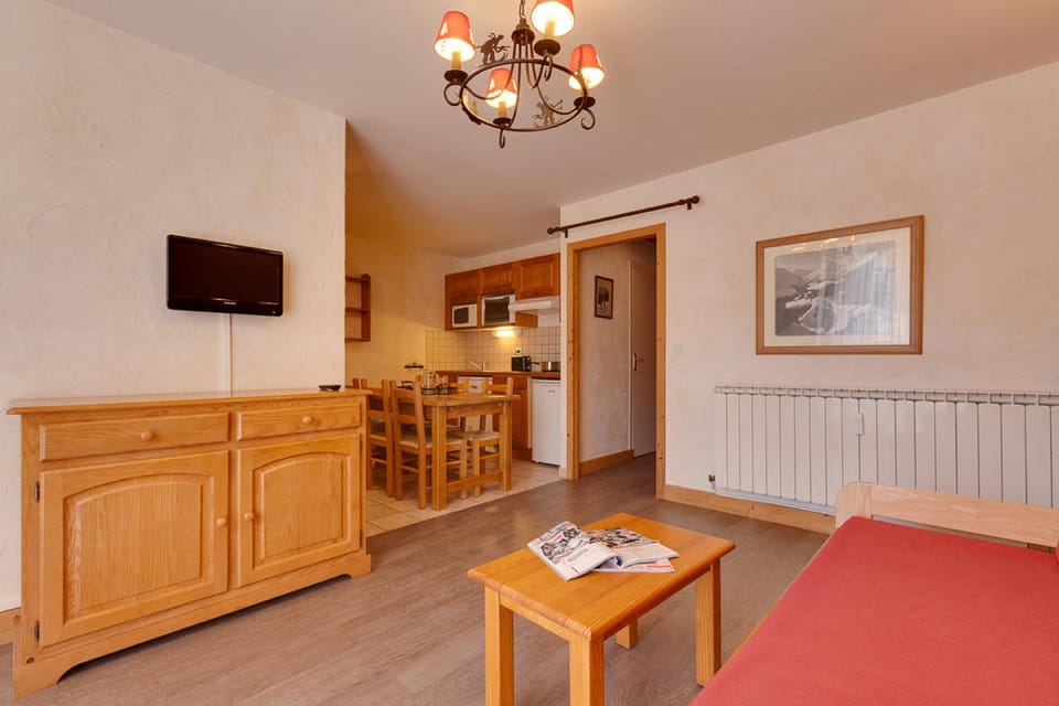 TV and multimedia, Living room, Dining area