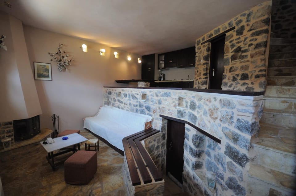 ΕΥμορφο σαν παραμύθι ΑΜΥΓΔΑΛΙΑ Chalet in Peloponnese, Western Greece and the Ionian