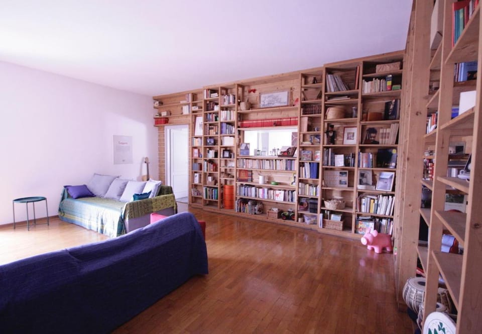 Library, Living room, Seating area