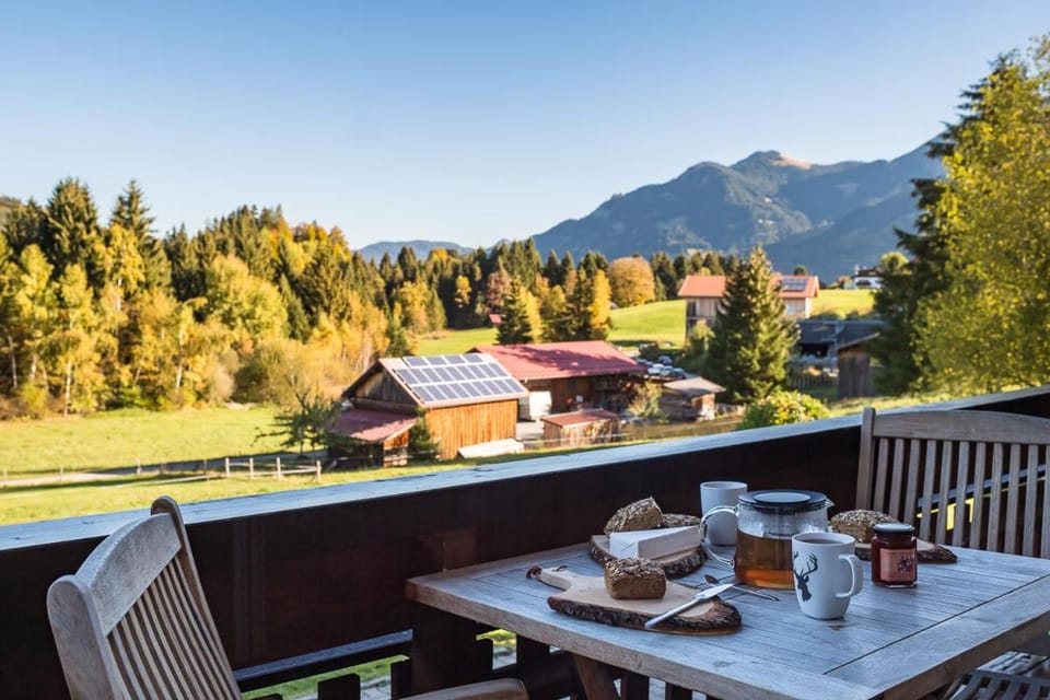 Balcony/Terrace, Mountain view
