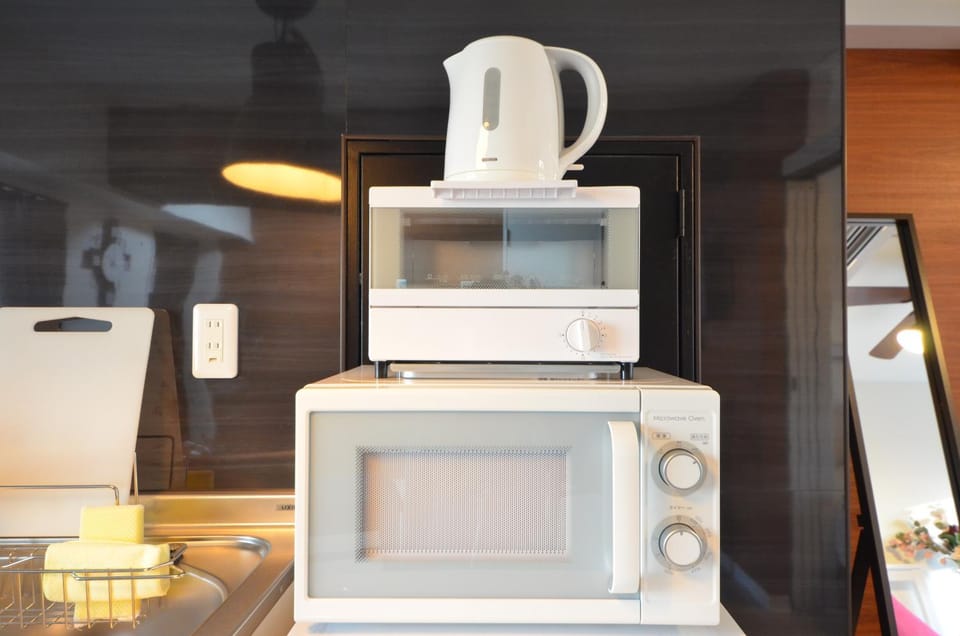 minibar, toaster
