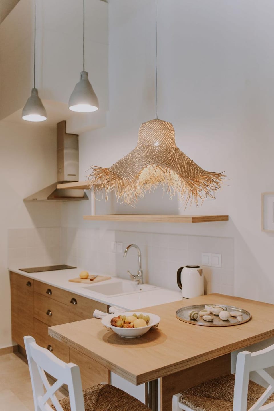Coffee/tea facilities, Kitchen or kitchenette, Food and drinks, Dining area