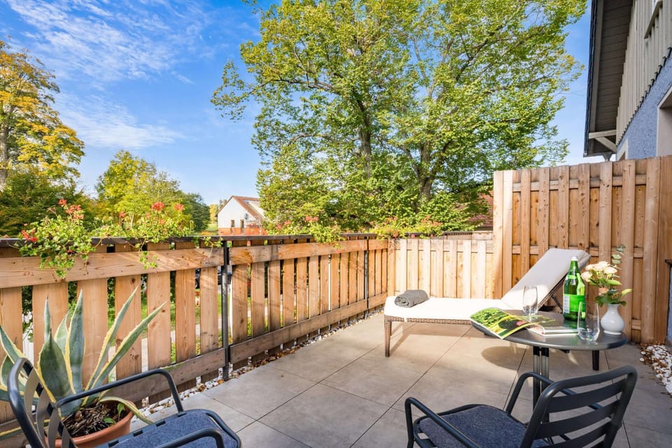 View (from property/room), Balcony/Terrace, Garden view, sunbed