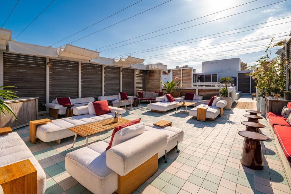 Lounge or bar, Seating area, sunbed