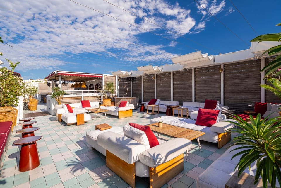 Lounge or bar, Seating area