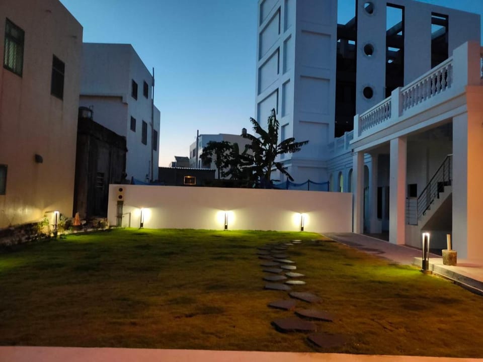 Inner courtyard view