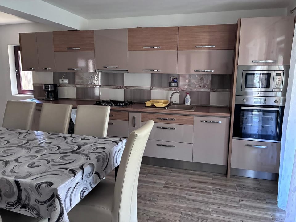 Pensiunea Melissa Bed and Breakfast in Romania