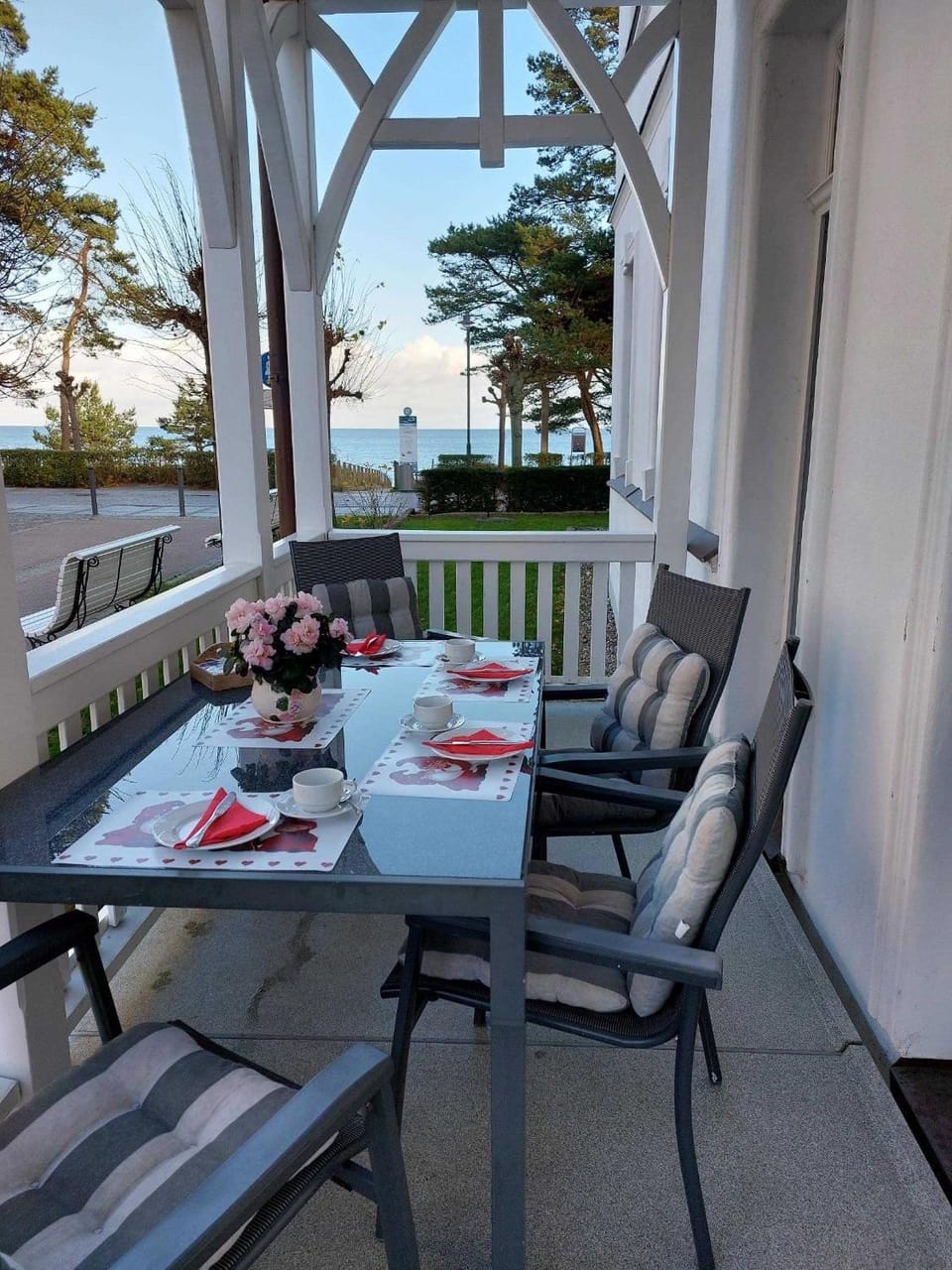 View (from property/room), Balcony/Terrace, Seating area, Sea view