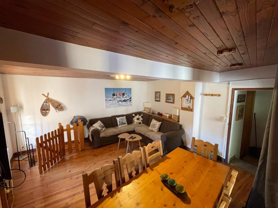 LE BLIZZARD Bel appartement avec grande terrasse dans vieille ferme de montagne rénovée Apartment in Provence-Alpes-Côte d'Azur