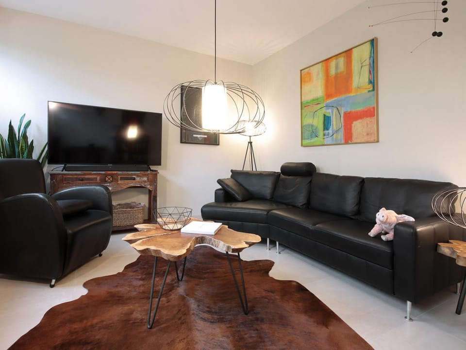 Living room, Photo of the whole room