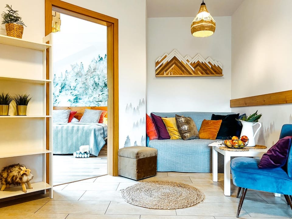 Living room, Photo of the whole room, Bedroom, Mountain view