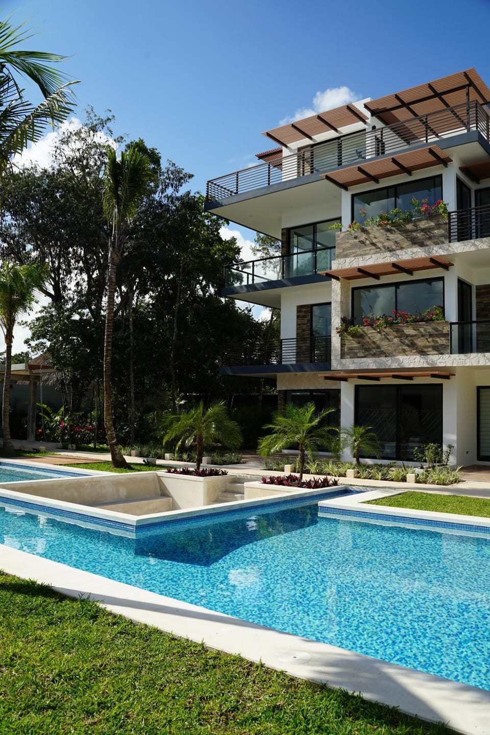 Property building, Swimming pool