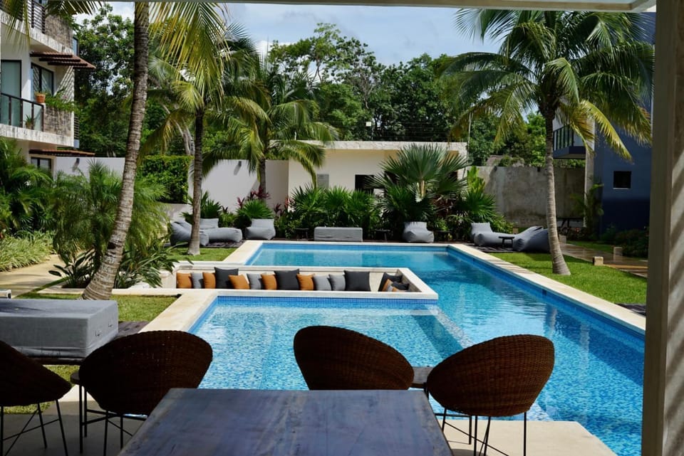 Swimming pool