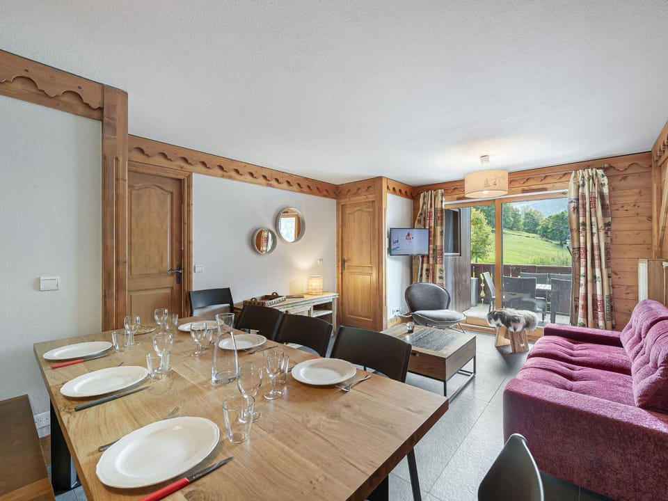 Appartement ski aux pieds avec terrasse et accès piscine Apartment in Les Allues
