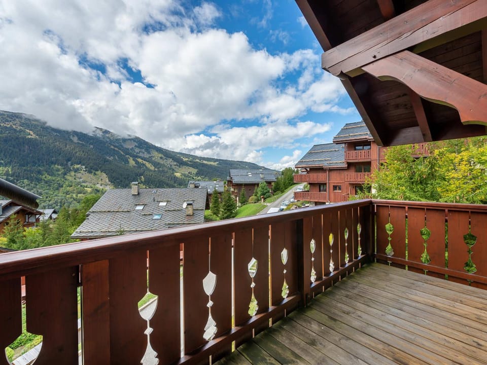 Duplex lumineux avec accès piscine et animaux admis - FR-1-566-39 Apartment in Les Allues