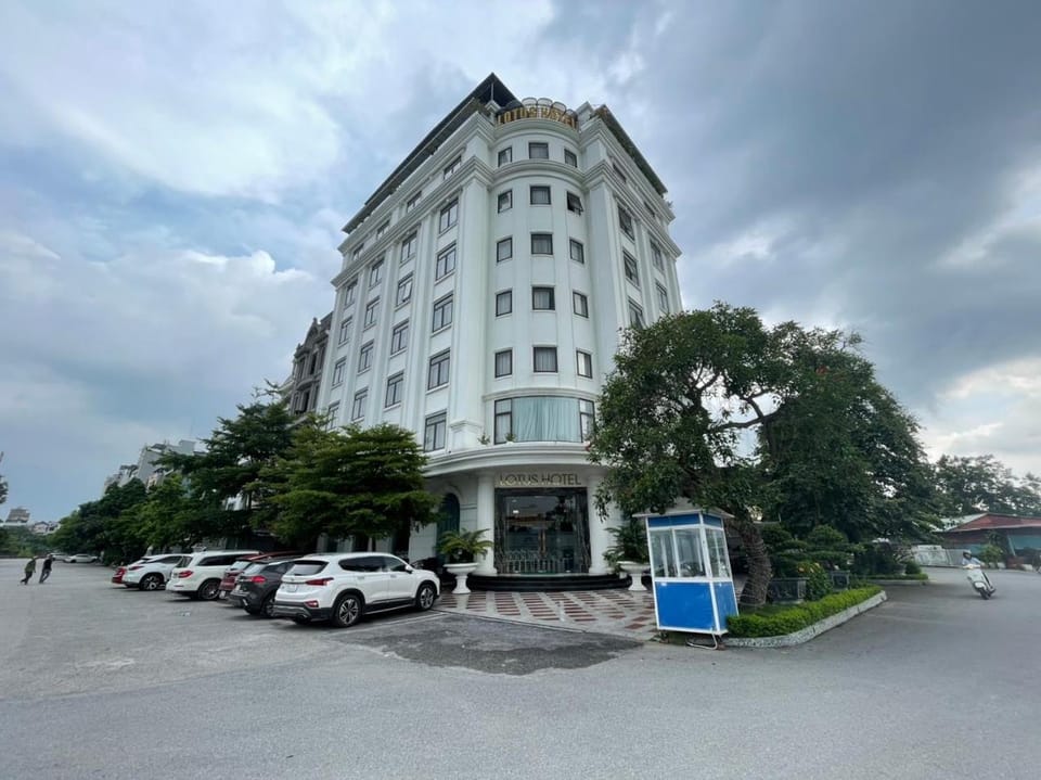 Property building, Day, Parking