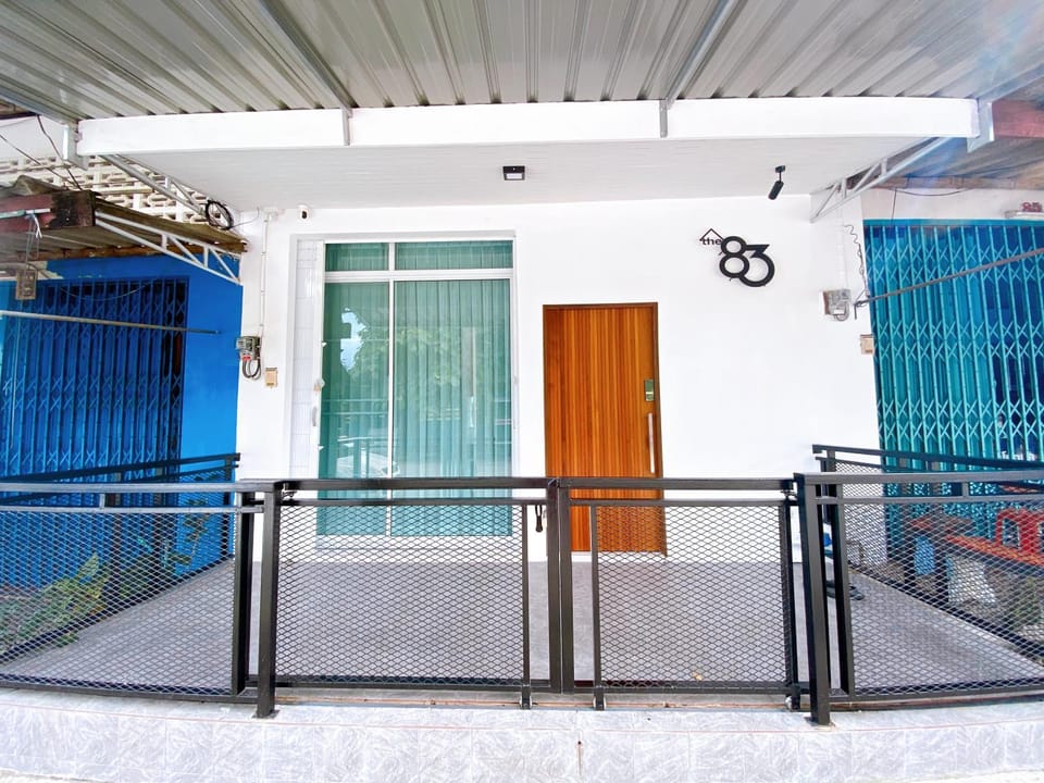 The 83 Betong GuestHouse Bed and Breakfast in Kedah