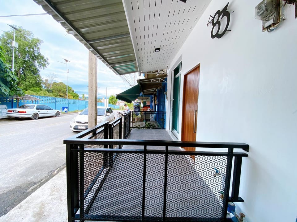 The 83 Betong GuestHouse Bed and Breakfast in Kedah