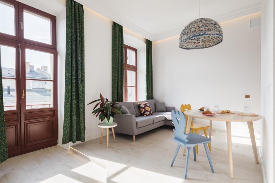 Living room, Seating area, Dining area, Breakfast
