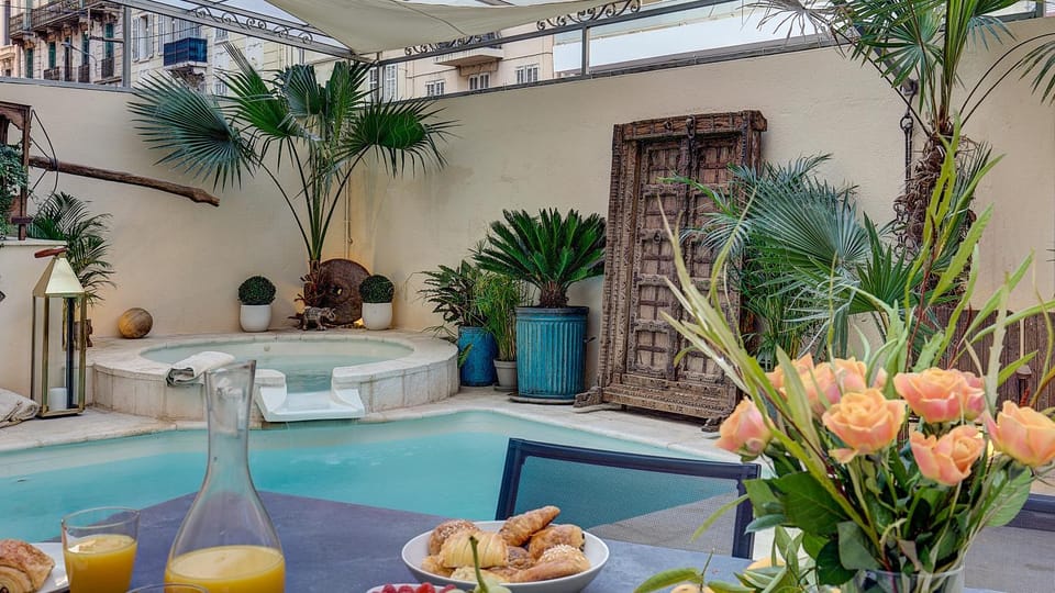 Patio, Swimming pool