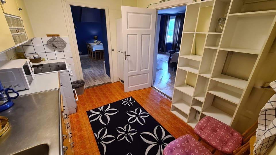 Day, Coffee/tea facilities, Kitchen or kitchenette, Photo of the whole room, On site, Food, Area and facilities