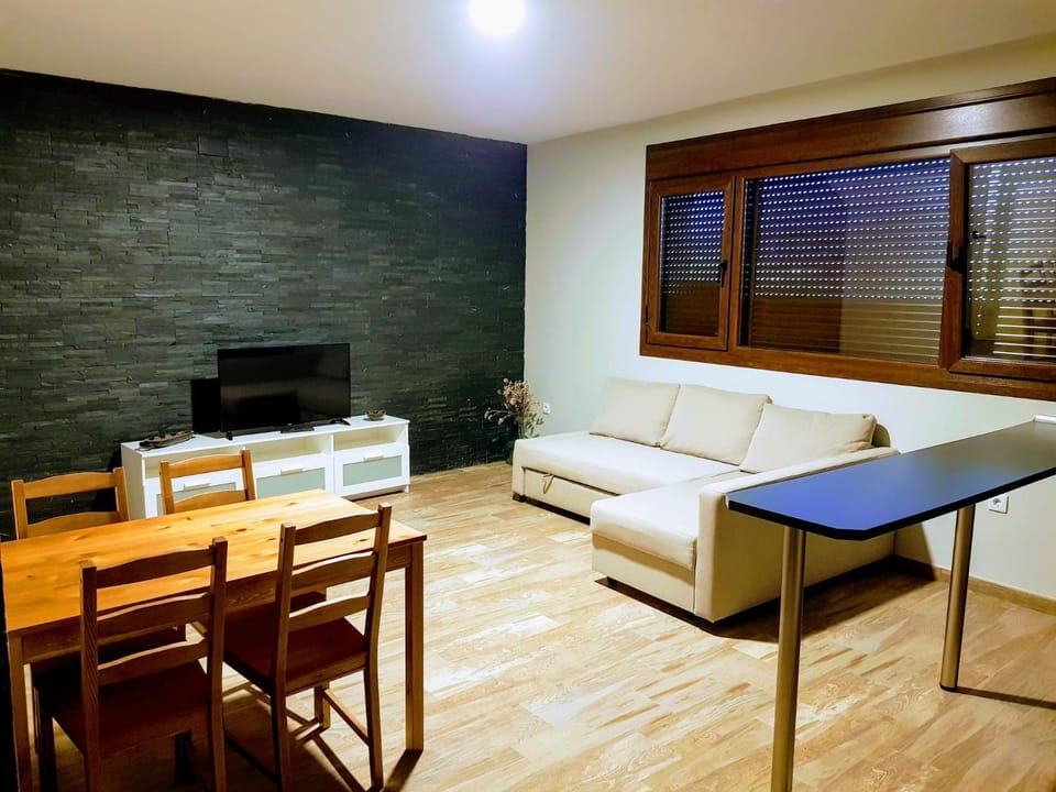 APARTAMENTOS LOS ÁLAMOS House in Valle del Jerte