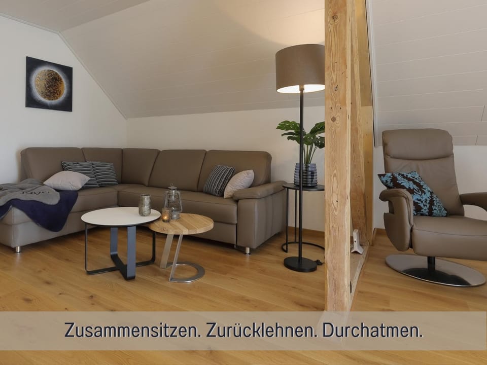 Living room, Seating area