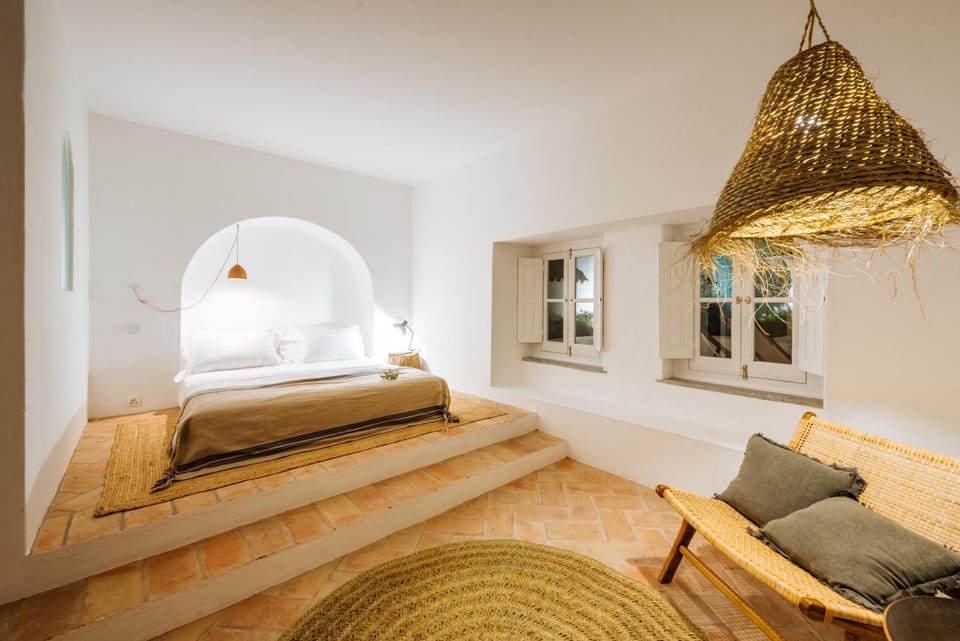 Bed, Living room