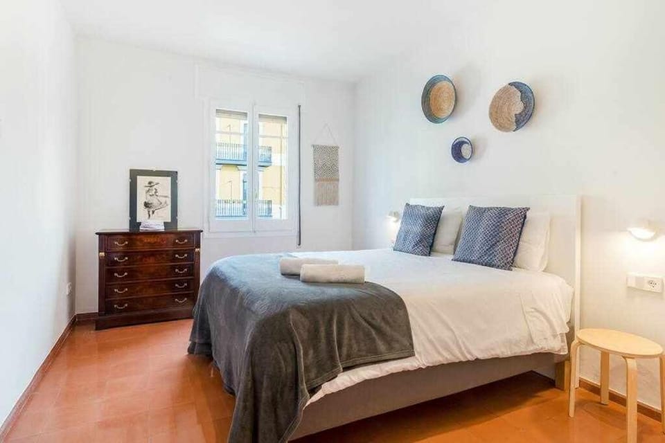 New top floor apt with a lot of light & air-con Apartment in Girona