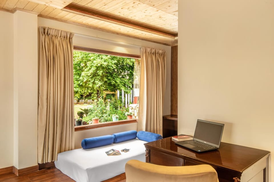 View (from property/room), Balcony/Terrace, Seating area