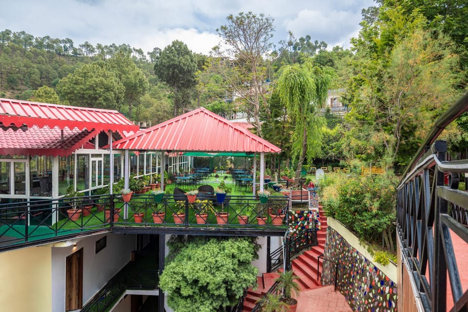 Restaurant/places to eat, View (from property/room)