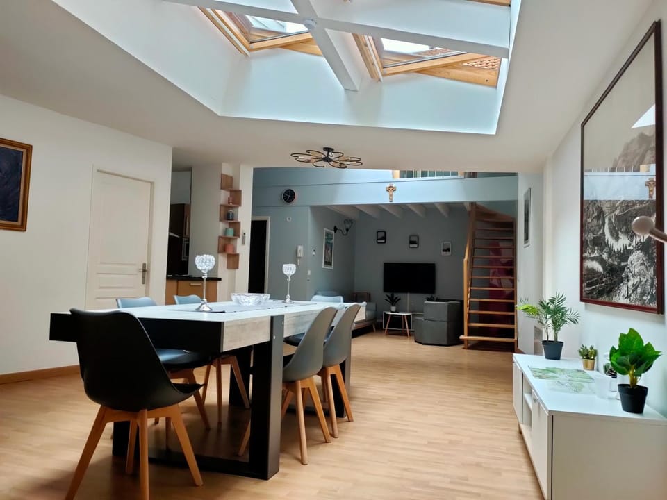 Communal lounge/ TV room, Dining area
