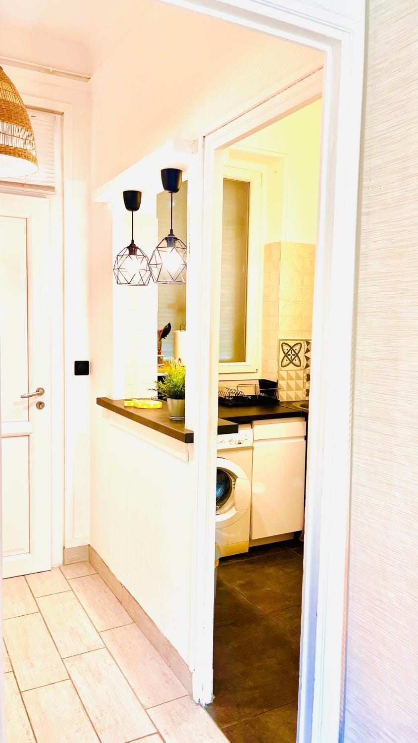 Kitchen or kitchenette