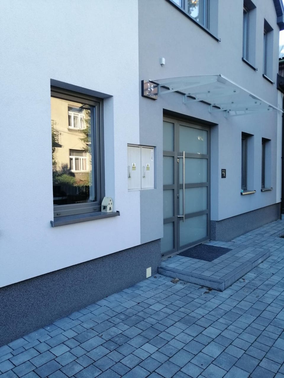Property building, Facade/entrance