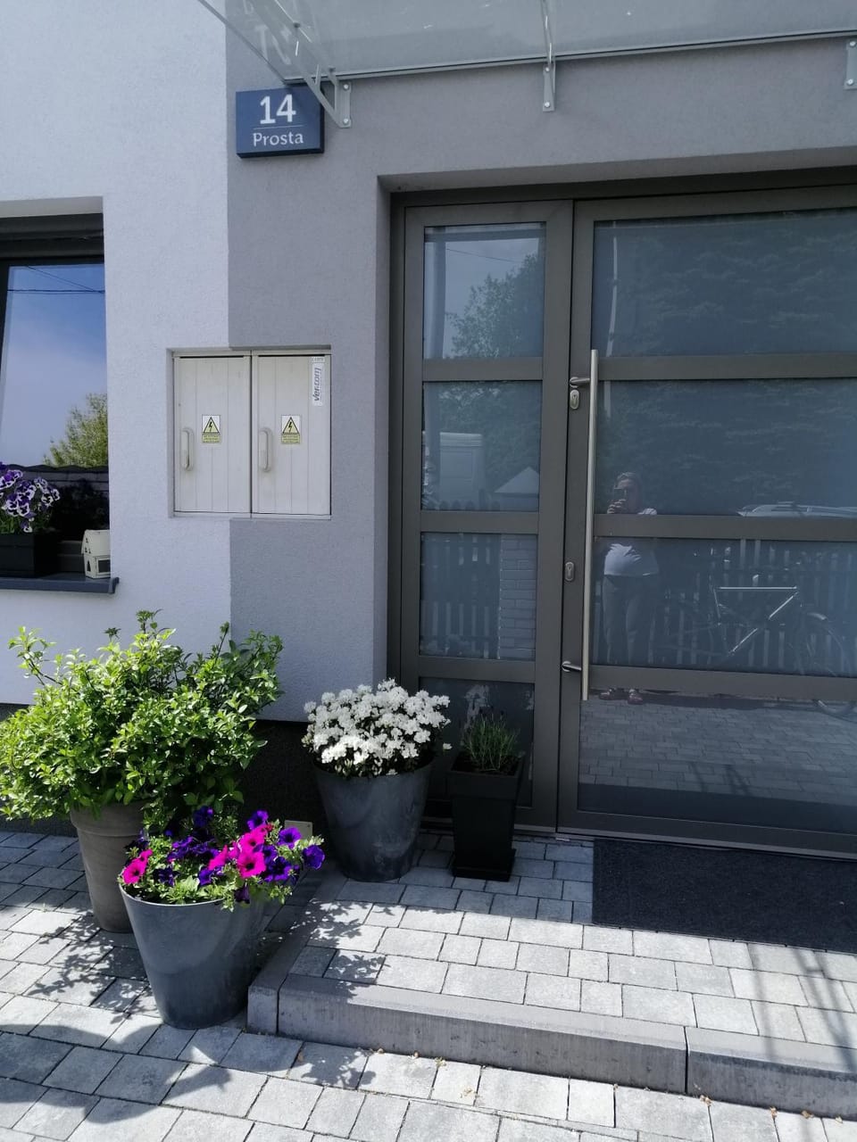 Facade/entrance