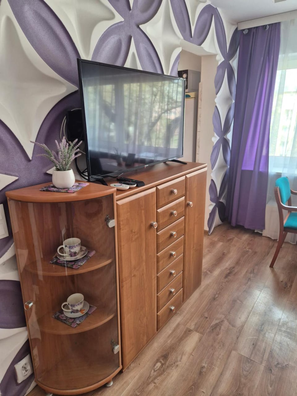 Lawendowe światło - przy stacji Metra Apartment in Warsaw