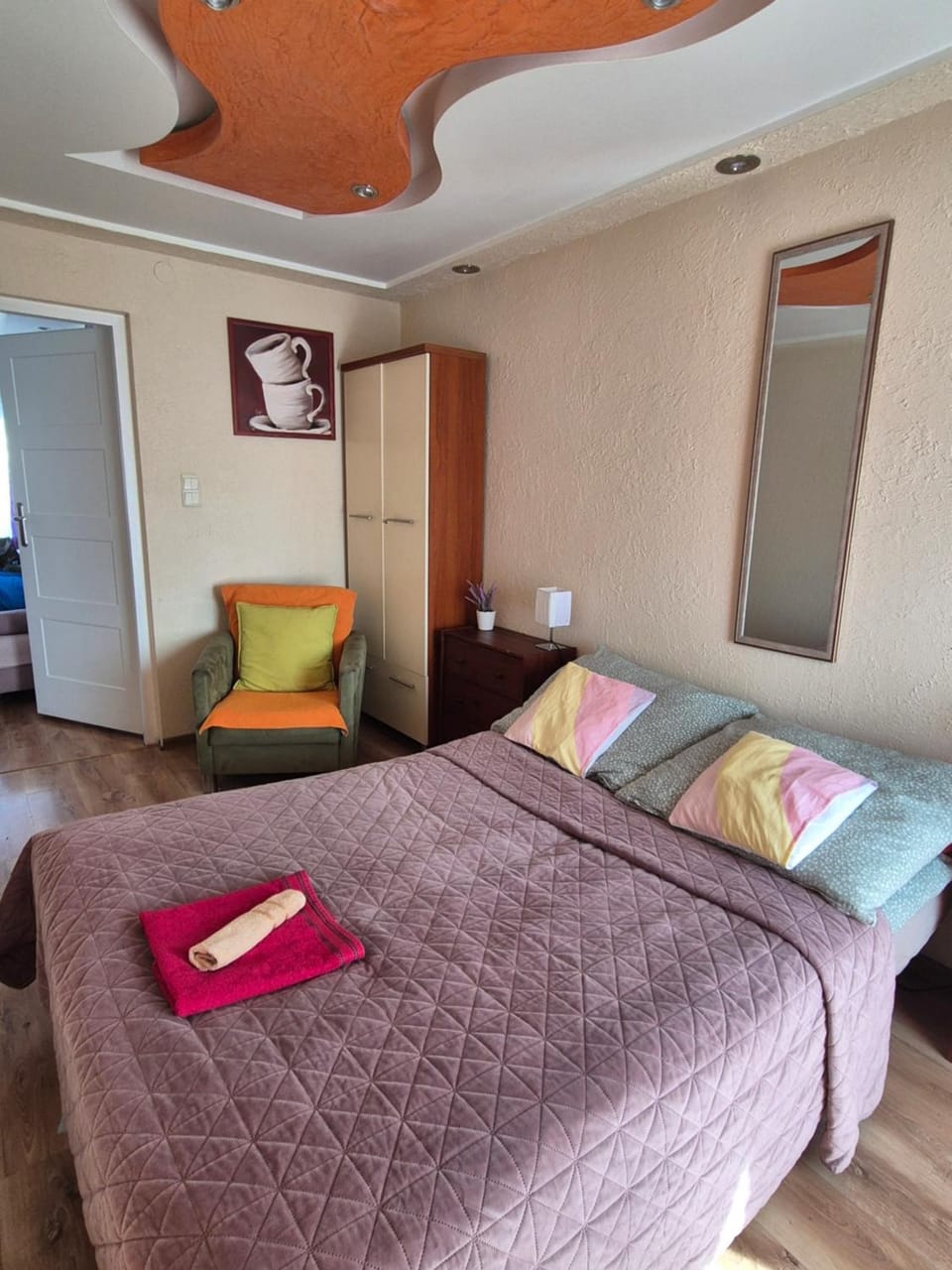Lawendowe światło - przy stacji Metra Apartment in Warsaw