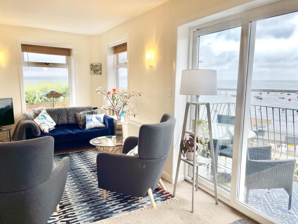 View (from property/room), Balcony/Terrace, Living room, Seating area, Dining area, Sea view