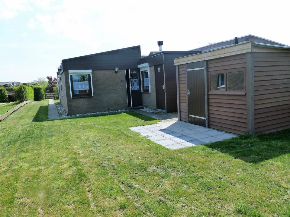 Property building, Facade/entrance, Garden
