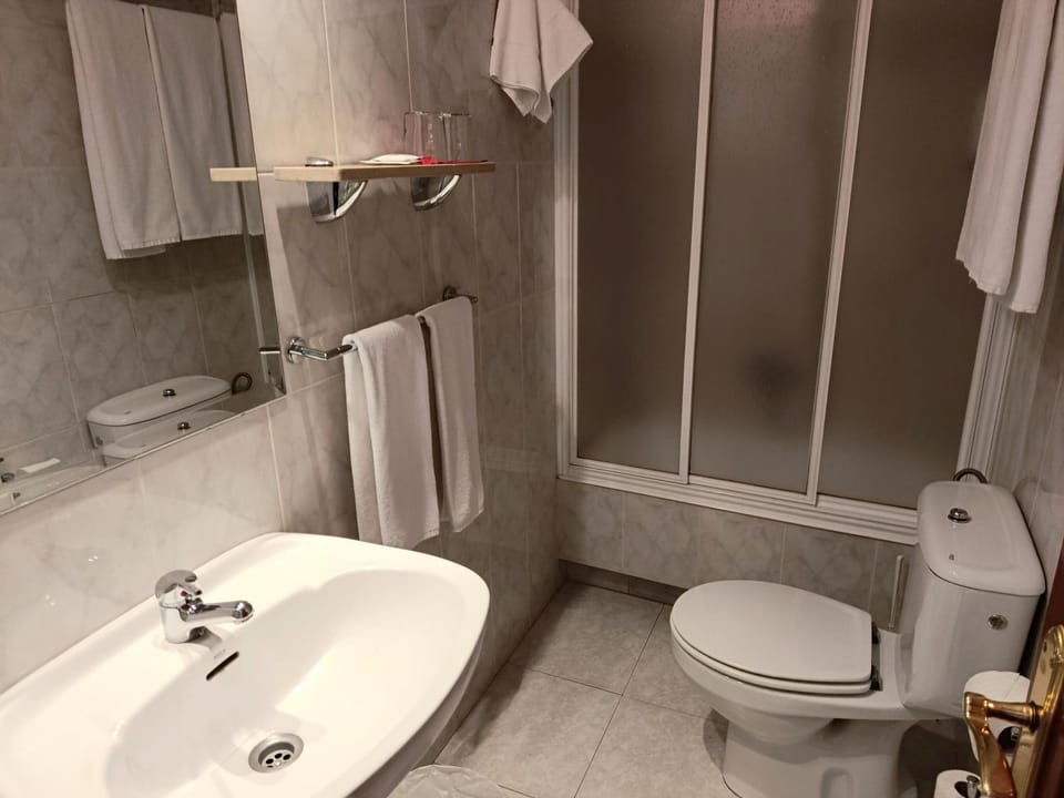 HOSTAL SANCHO GARCIA Bed and Breakfast in Cantabria