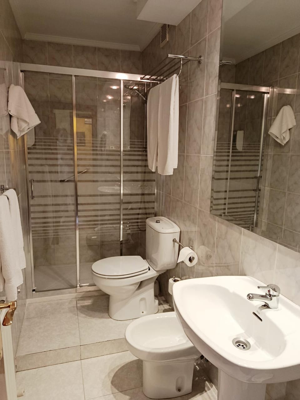HOSTAL SANCHO GARCIA Bed and Breakfast in Cantabria