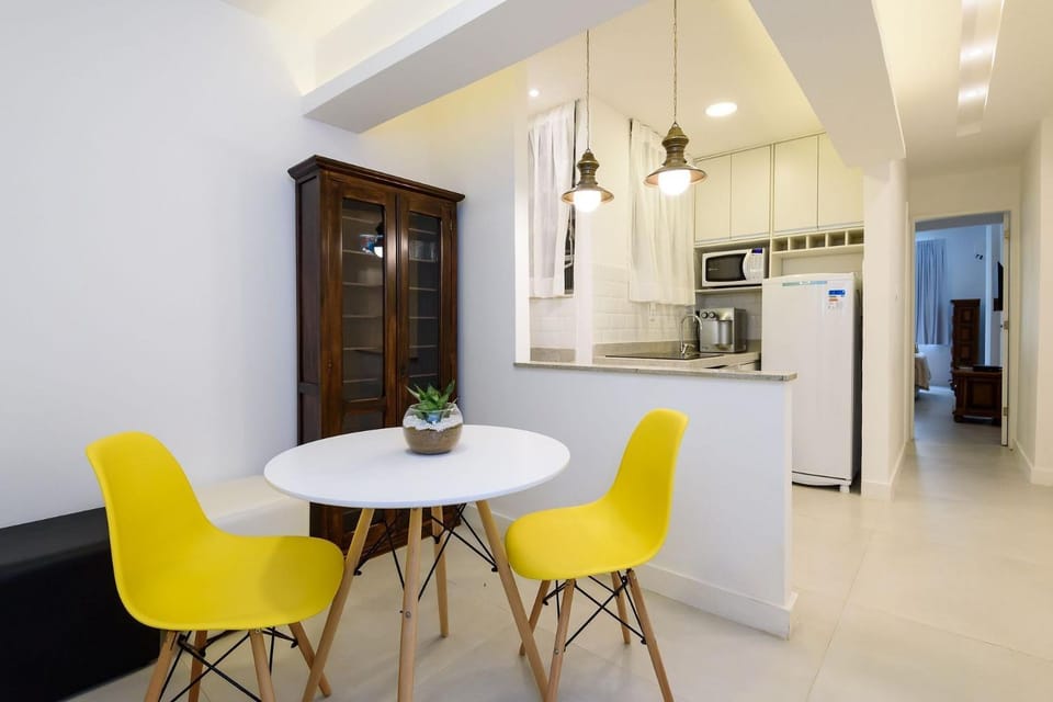 Complete 1BDR 400m from the Beach | SL 363/304 Apartment in Rio de Janeiro