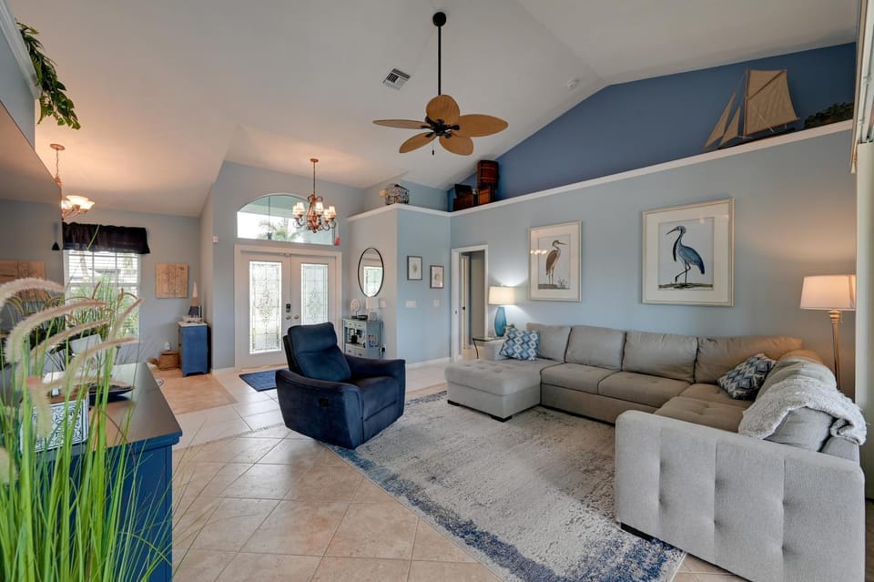 Marco Island Home w/ Southwest Sun & 2 Mi to Beach House in Marco Island