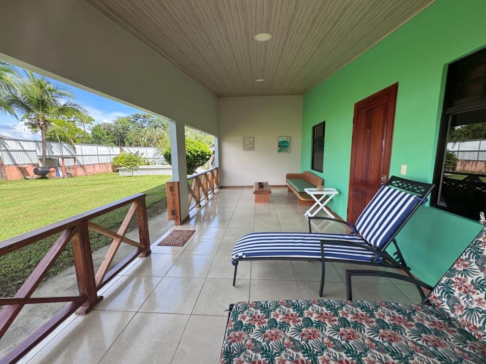 Tropical Haus CR - La Central Apartment in Puntarenas Province