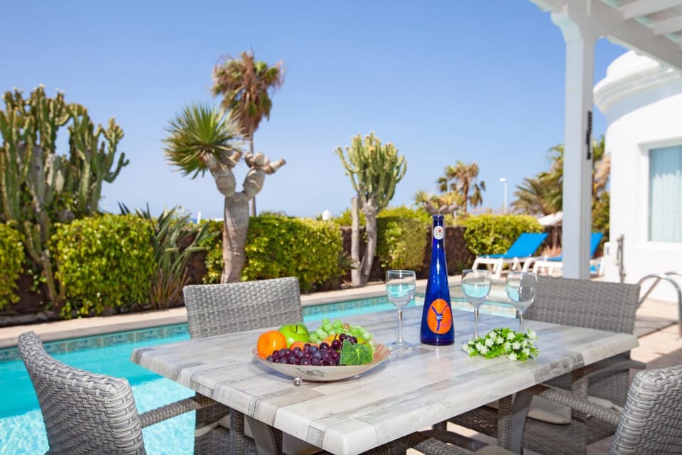 Modern Los Mojones Villa 3 Bedrooms Private Heated Pool Villa Marcus Villa in Puerto del Carmen