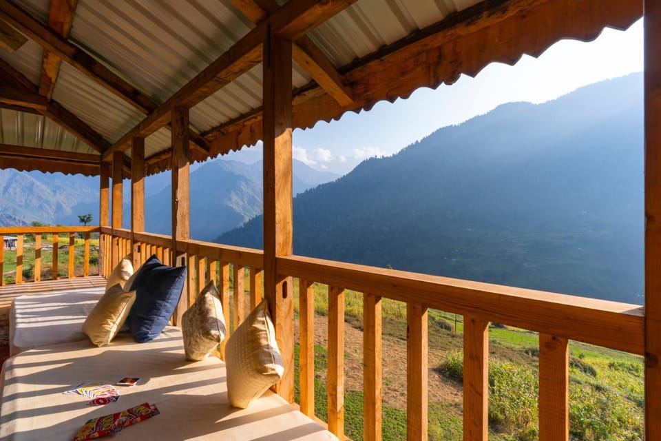 Communal lounge/ TV room, Day, Natural landscape, Balcony/Terrace, Autumn, On site, Mountain view