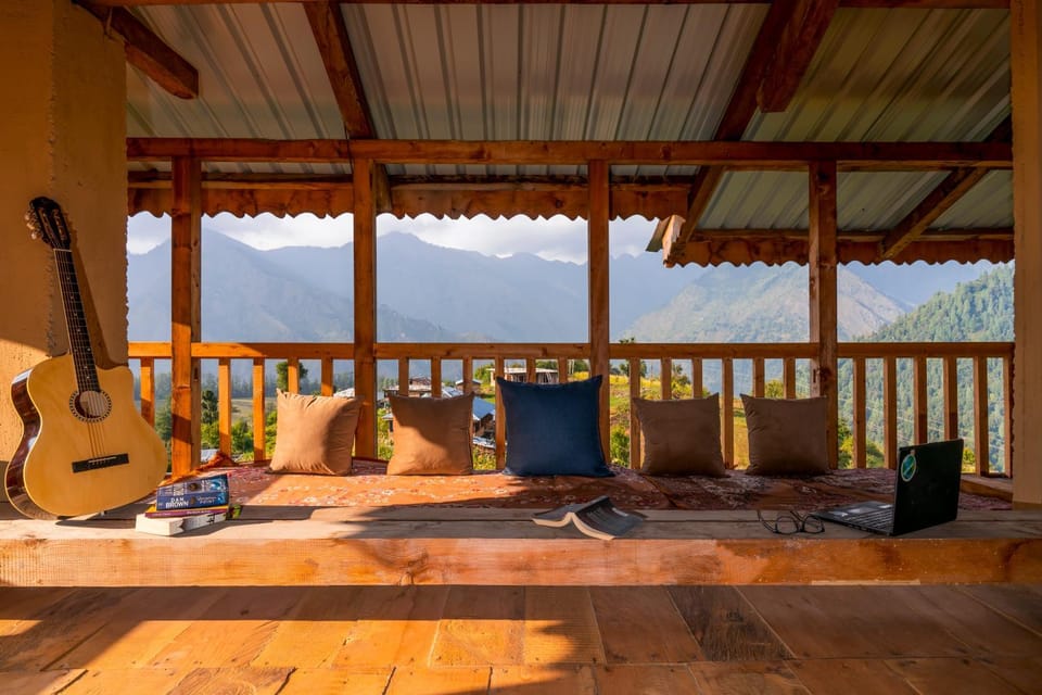 Communal lounge/ TV room, Day, Natural landscape, Balcony/Terrace, Balcony/Terrace, Autumn, On site, Mountain view, Mountain view