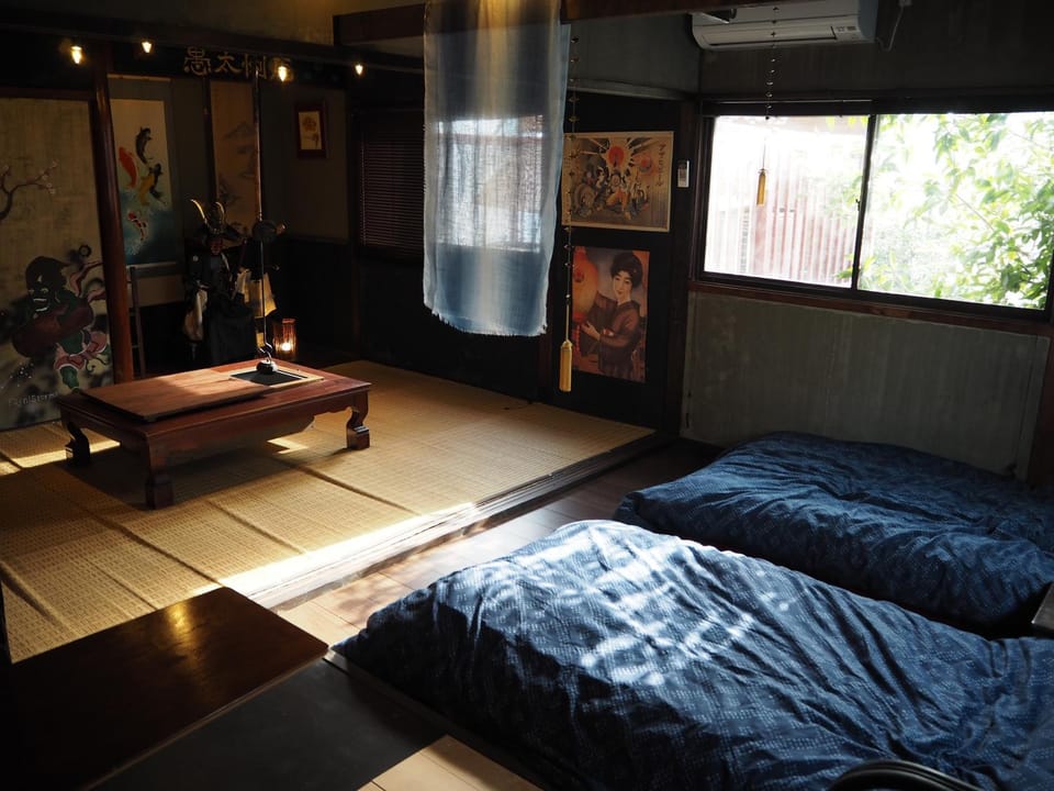 民泊カフェ Gootarian Bed and Breakfast in Japan