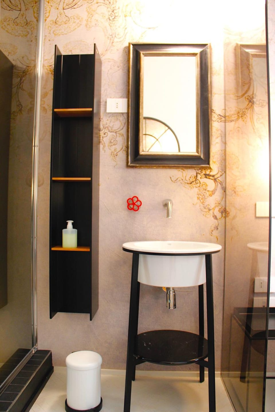 Colorful Pied-à-Terre _ Via Gioberti Apartment in Florence