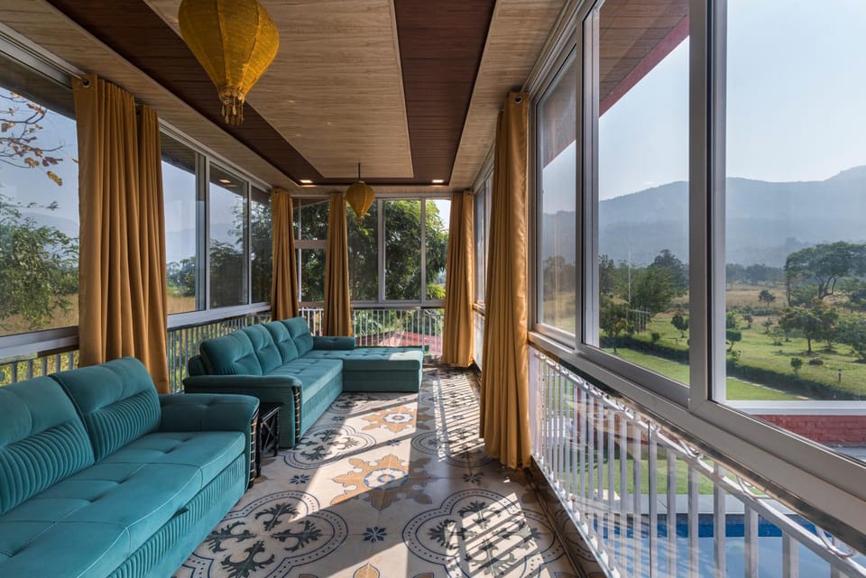 Patio, Day, Natural landscape, Garden, View (from property/room), Balcony/Terrace, Living room, Seating area, Garden view, Mountain view